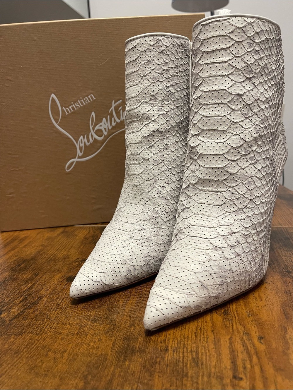 Christian Louboutin White Snake Skin Textured Pointed-Toe Ankle Boots - Picture 2 of 7